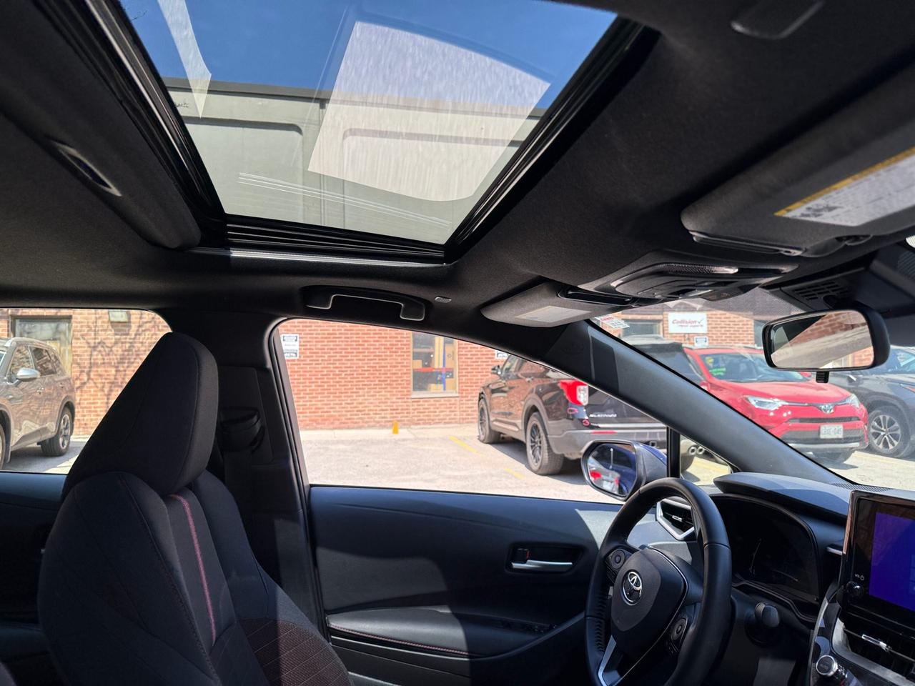 2025 Toyota Corolla Hybrid SE CVT AWD, SUNROOF, ALLOY WHEELS Photo