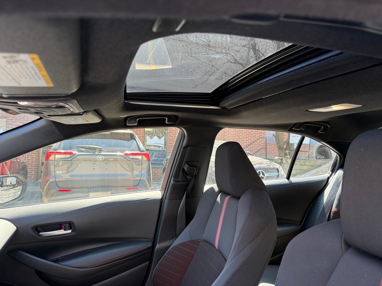 2025 Toyota Corolla Hybrid SE CVT AWD, SUNROOF, ALLOY WHEELS Photo