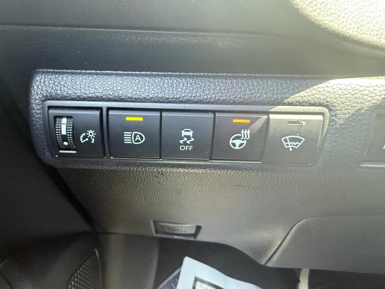 2025 Toyota Corolla Hybrid SE CVT AWD, SUNROOF, ALLOY WHEELS Photo