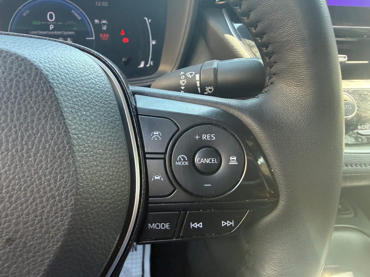 2025 Toyota Corolla Hybrid SE CVT AWD, SUNROOF, ALLOY WHEELS Photo