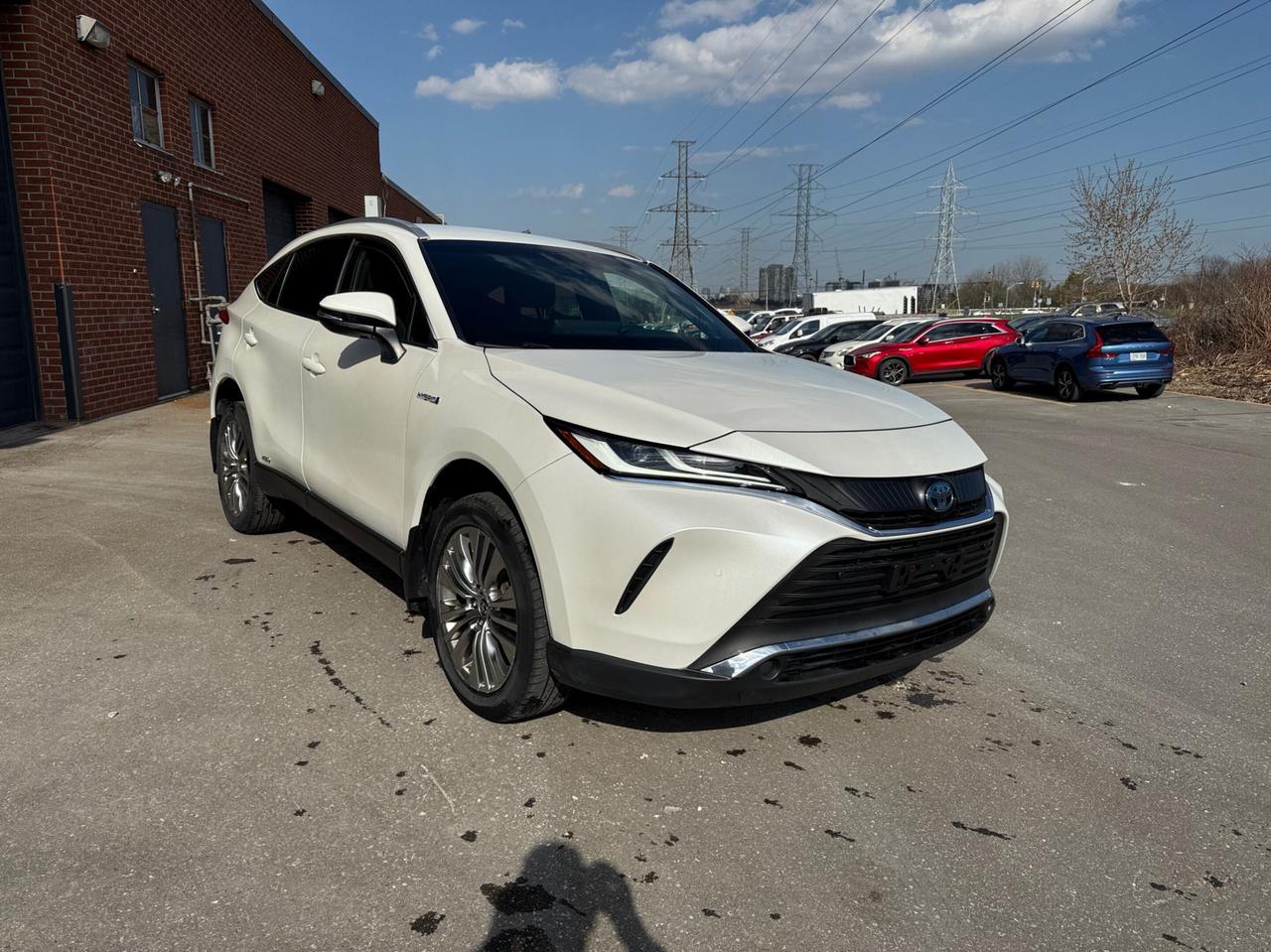 2021 Toyota Venza XLE AWD, ONE OWNER, SUNROOF, NAV, JBL SOUND Photo2