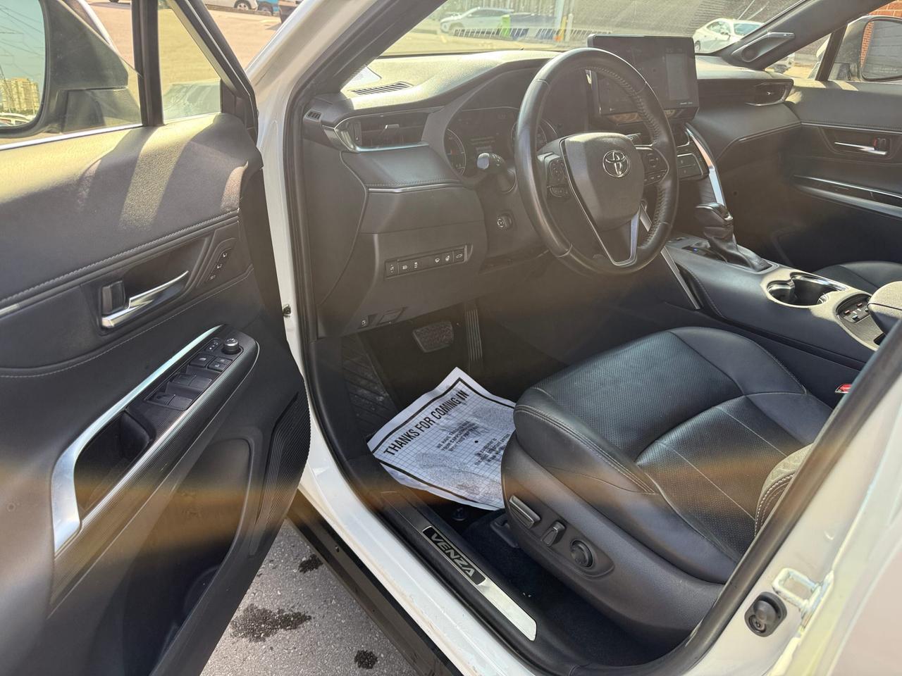 2021 Toyota Venza XLE AWD, ONE OWNER, SUNROOF, NAV, JBL SOUND Photo