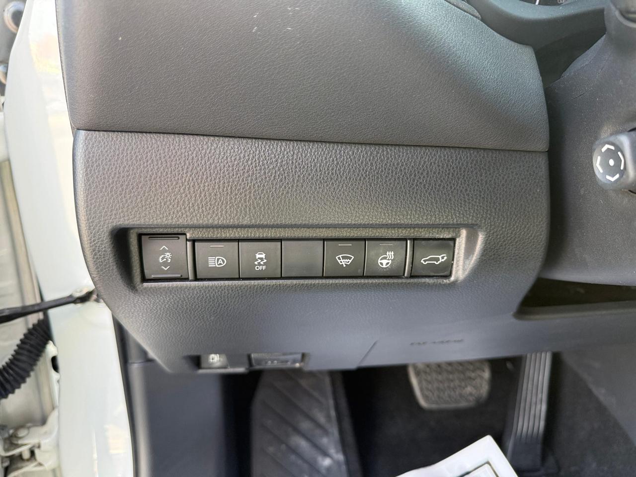 2021 Toyota Venza XLE AWD, ONE OWNER, SUNROOF, NAV, JBL SOUND Photo