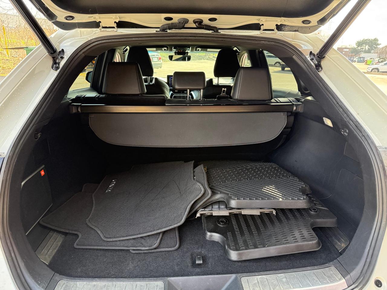 2021 Toyota Venza XLE AWD, ONE OWNER, SUNROOF, NAV, JBL SOUND Photo