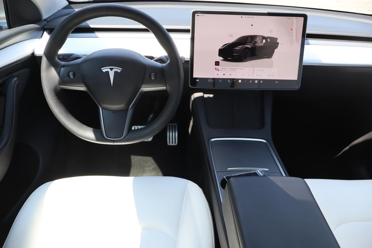 2022 Tesla Model Y Performance   No Accident   White Int   Dual Motor Photo