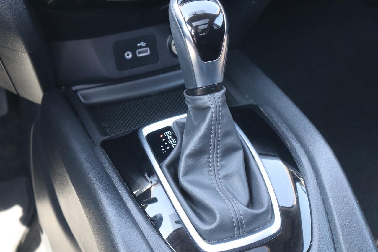 2018 Nissan Rogue SV AWD Moonroof 360 Camera No Accident Loaded Photo