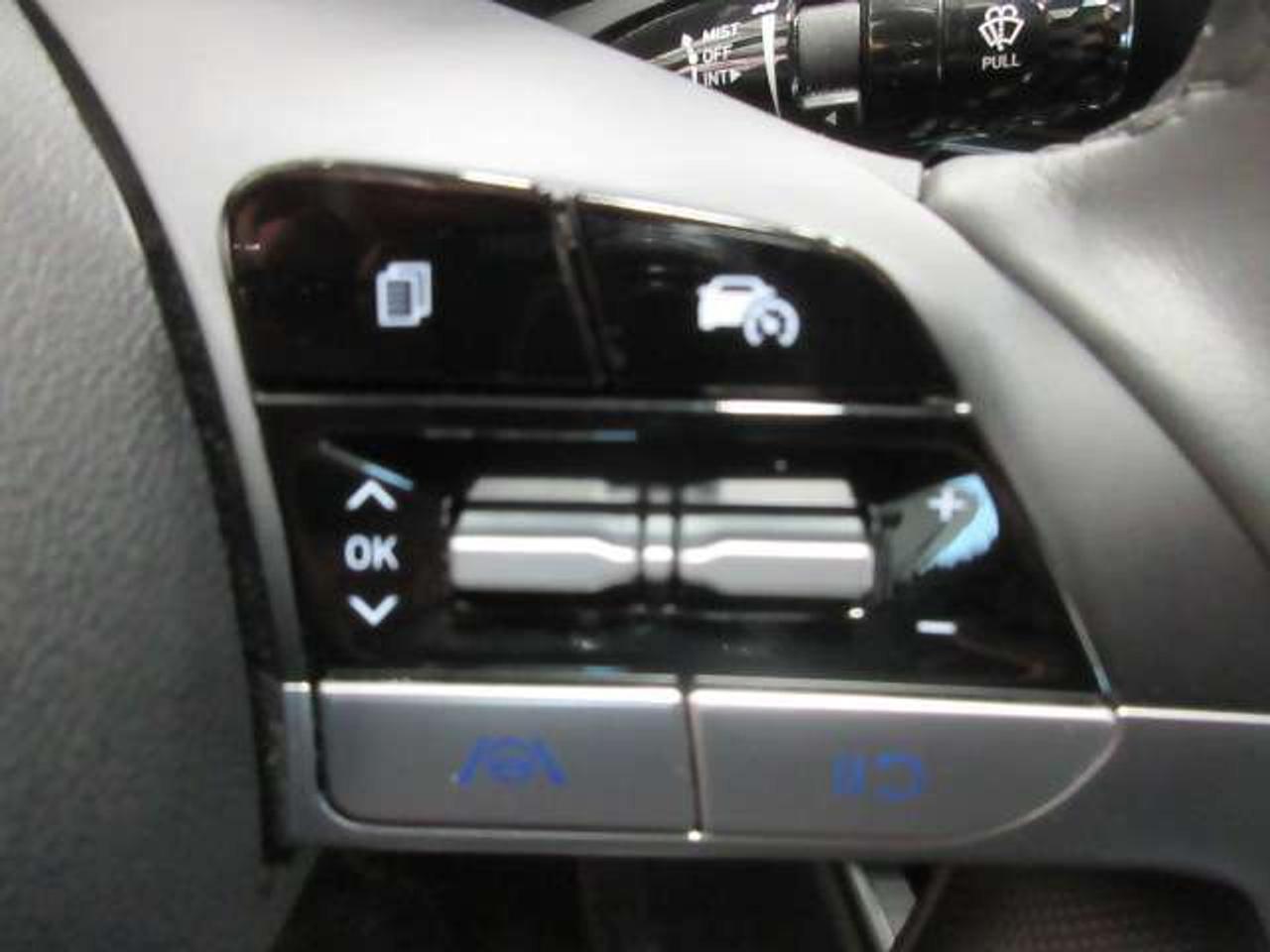 2025 Hyundai Elantra PREFERRED W/TECH, ROOF, NAV, APPLE/ANDROID, 23K! Photo