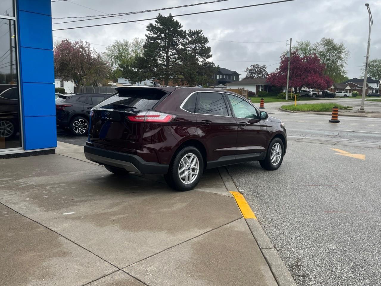 2021 Ford Edge SEL LOCAL TRADE Photo