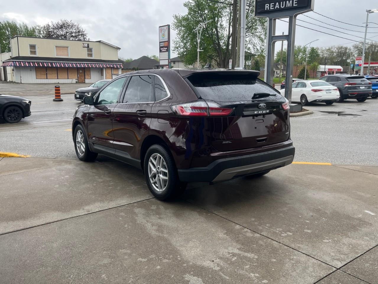 2021 Ford Edge SEL LOCAL TRADE Photo