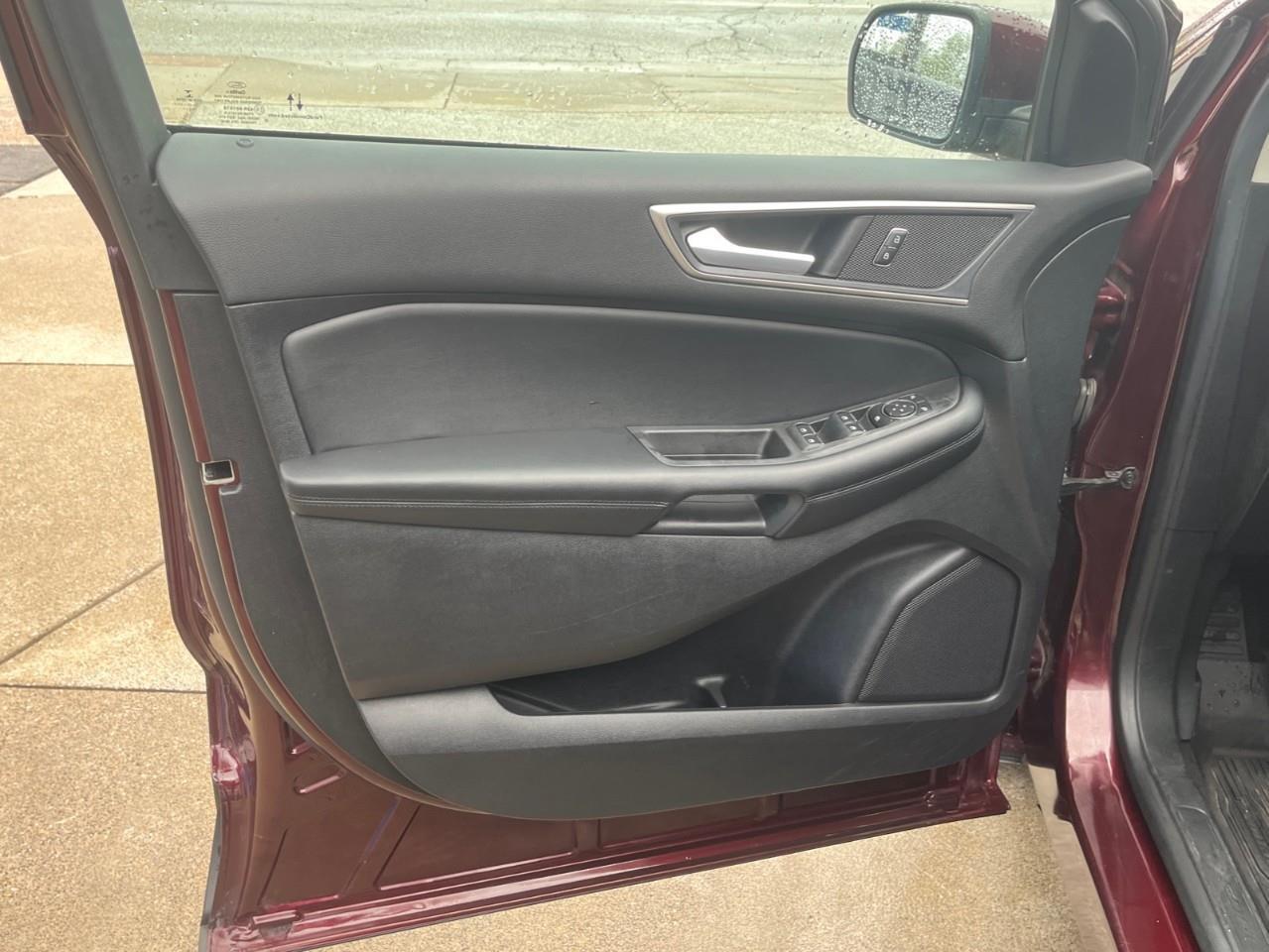 2021 Ford Edge SEL LOCAL TRADE Photo