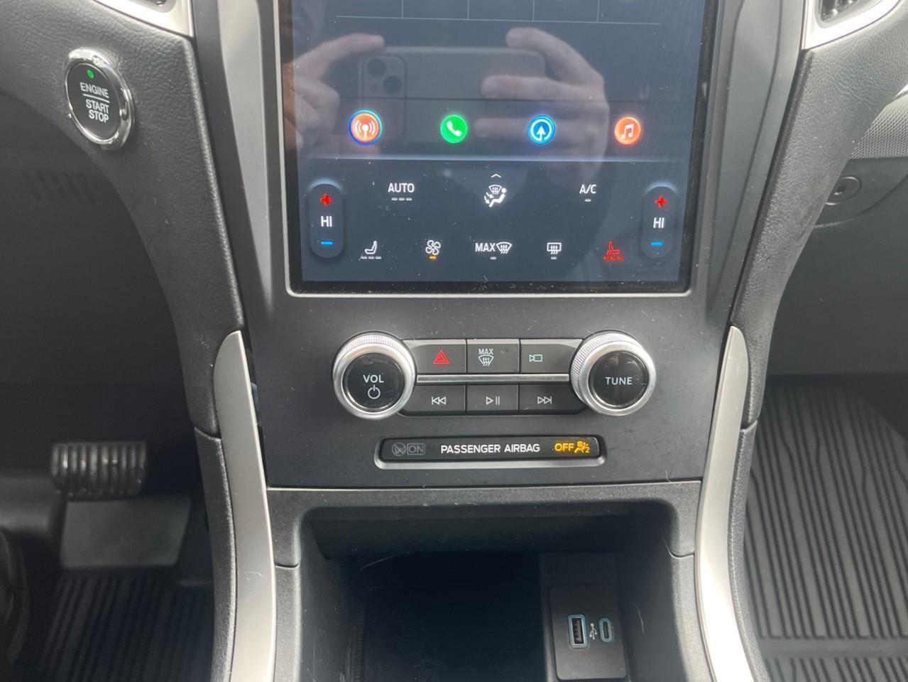 2021 Ford Edge SEL LOCAL TRADE Photo
