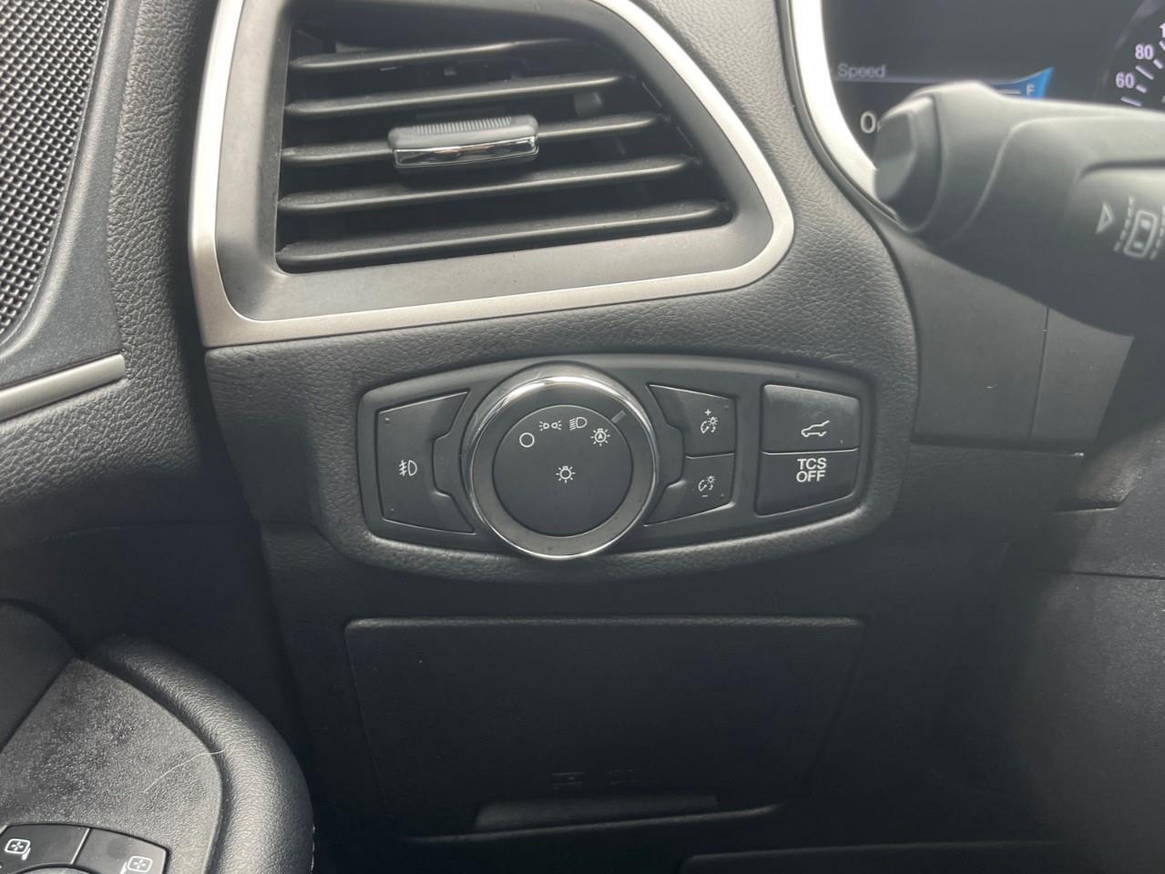 2021 Ford Edge SEL LOCAL TRADE Photo