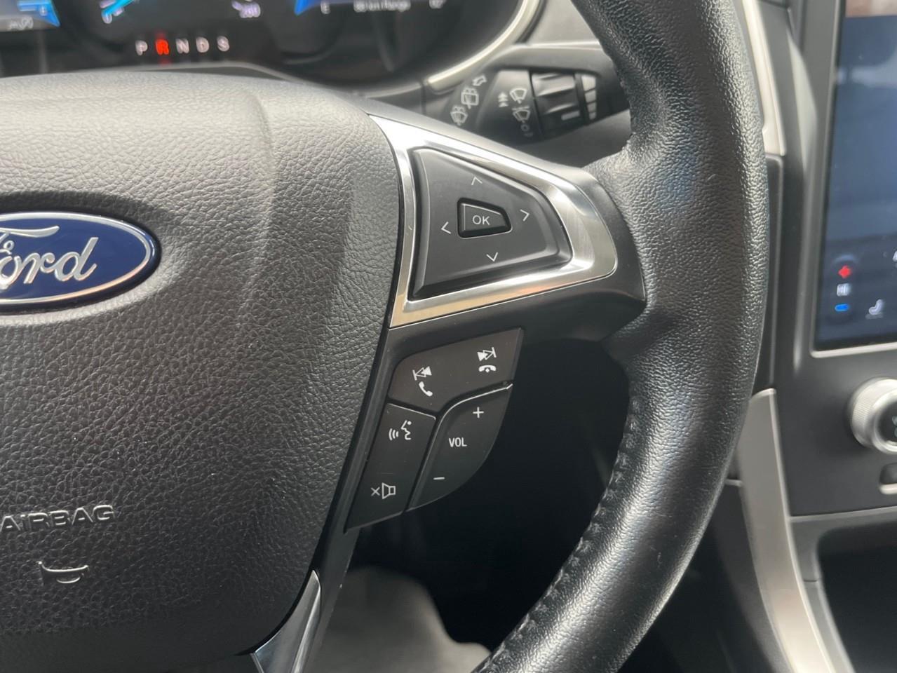 2021 Ford Edge SEL LOCAL TRADE Photo