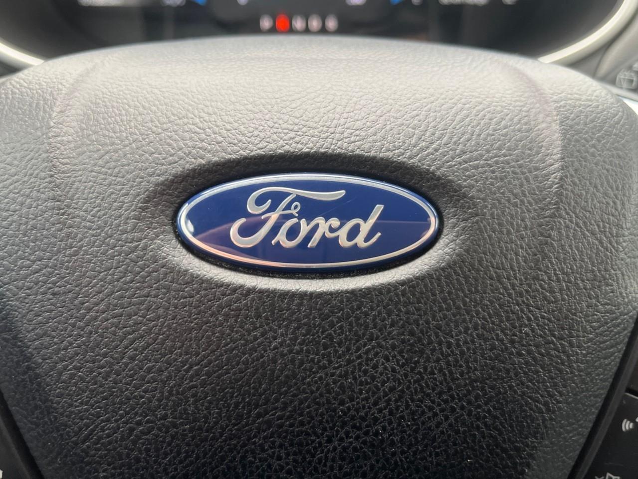2021 Ford Edge SEL LOCAL TRADE Photo