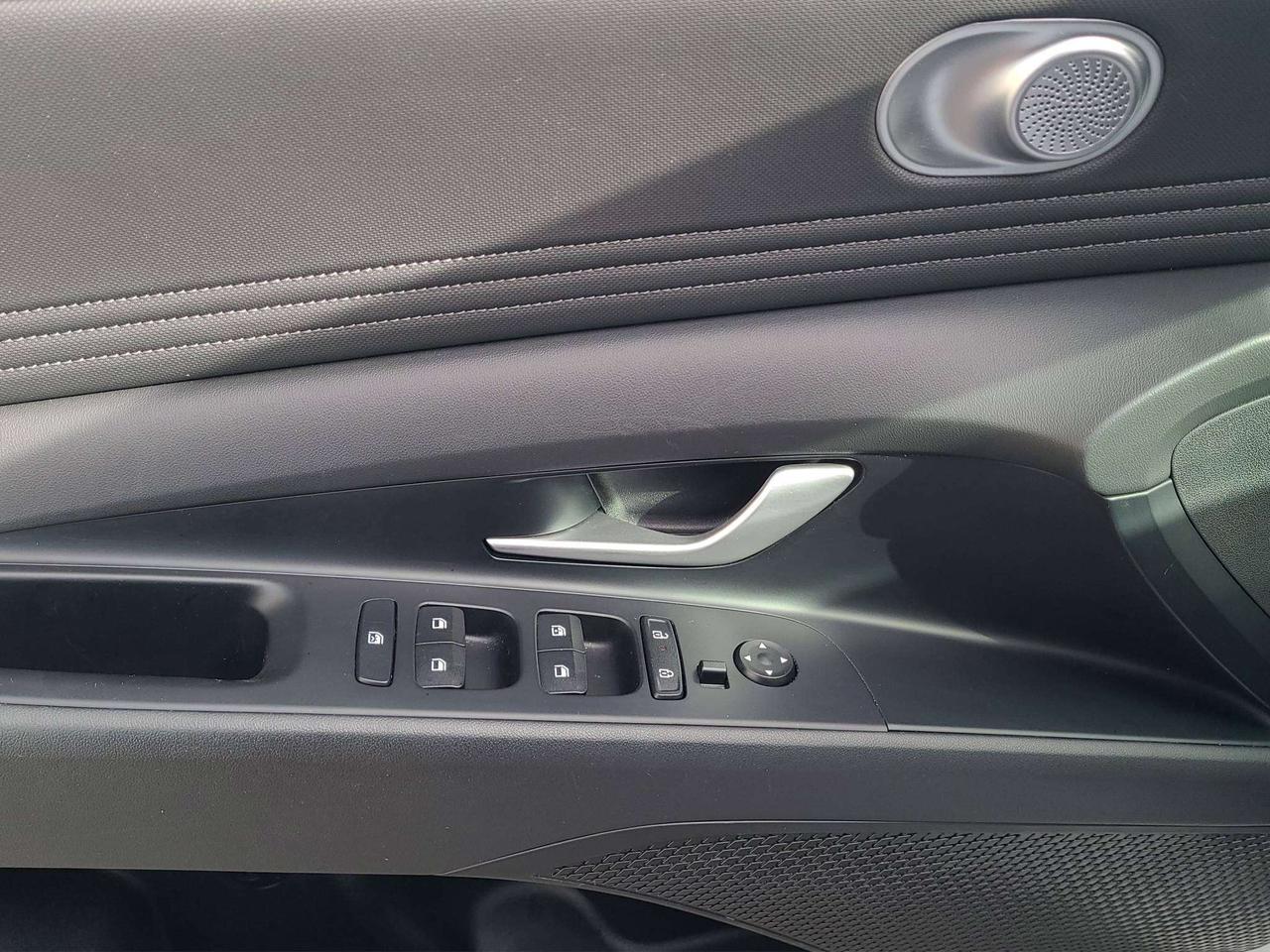 2025 Hyundai Elantra PREFERRED W/TECH, NAV, ROOF, APPLE/ANDROID, 24K! Photo