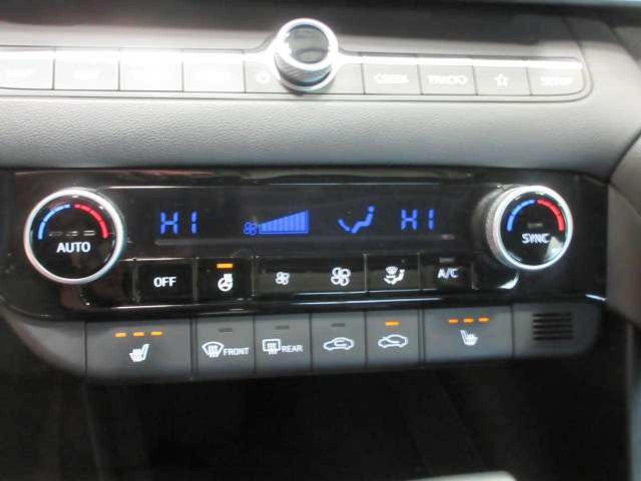 2025 Hyundai Elantra PREFERRED W/TECH, NAV, ROOF, APPLE/ANDROID, 24K! Photo