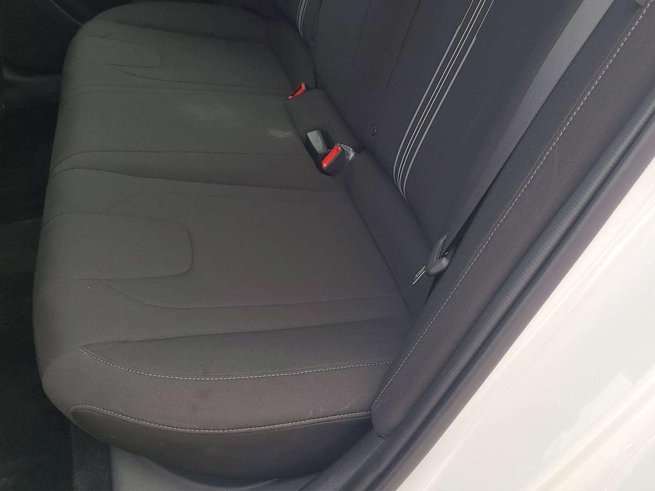 2025 Hyundai Elantra PREFERRED W/TECH, NAV, ROOF, APPLE/ANDROID, 24K! Photo