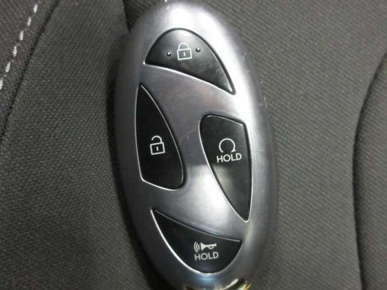 2025 Hyundai Elantra PREFERRED W/TECH, NAV, ROOF, APPLE/ANDROID, 27K! Photo