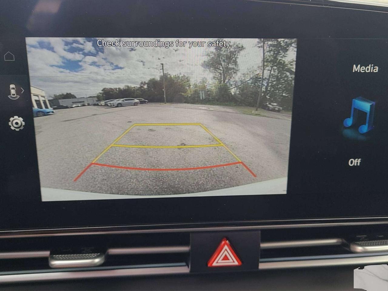 2025 Hyundai Elantra PREFERRED W/TECH, NAV, ROOF, APPLE/ANDROID, 27K! Photo