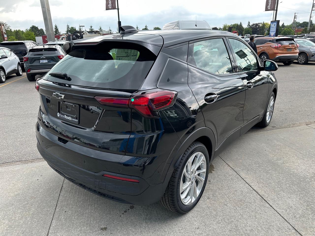 2027 Chevrolet Bolt LT 4dr Photo4