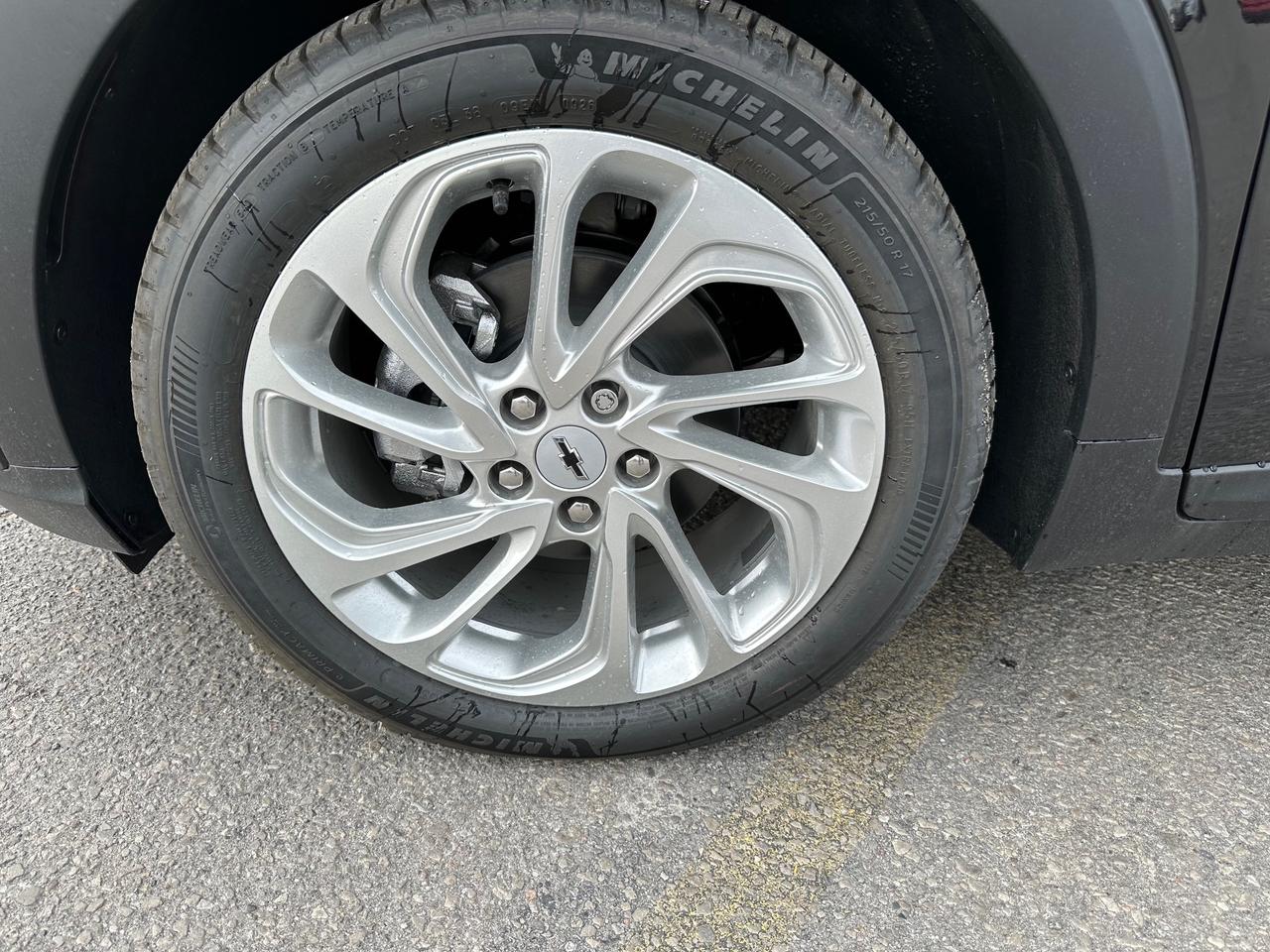 2027 Chevrolet Bolt LT 4dr Photo