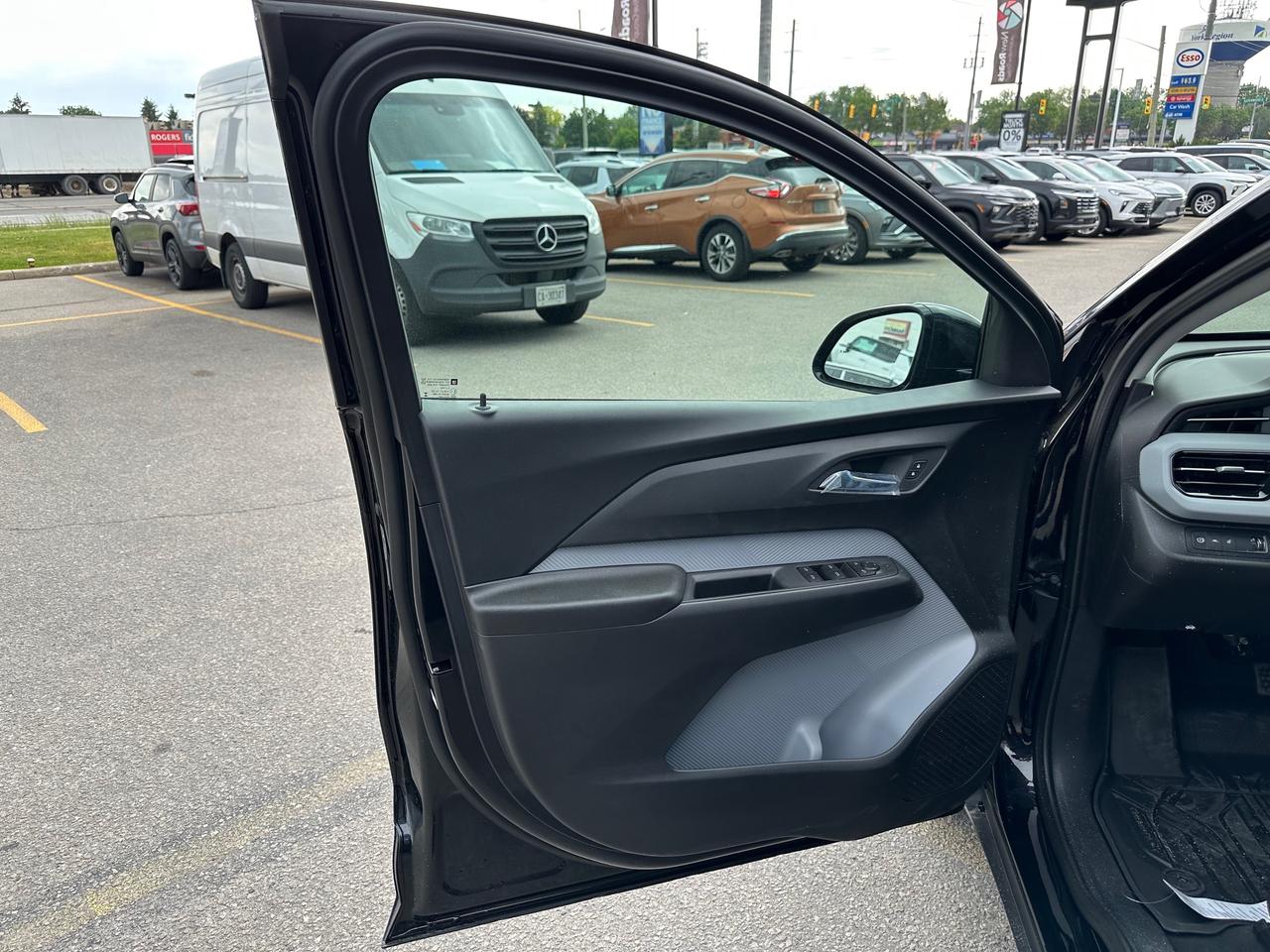 2027 Chevrolet Bolt LT 4dr Photo