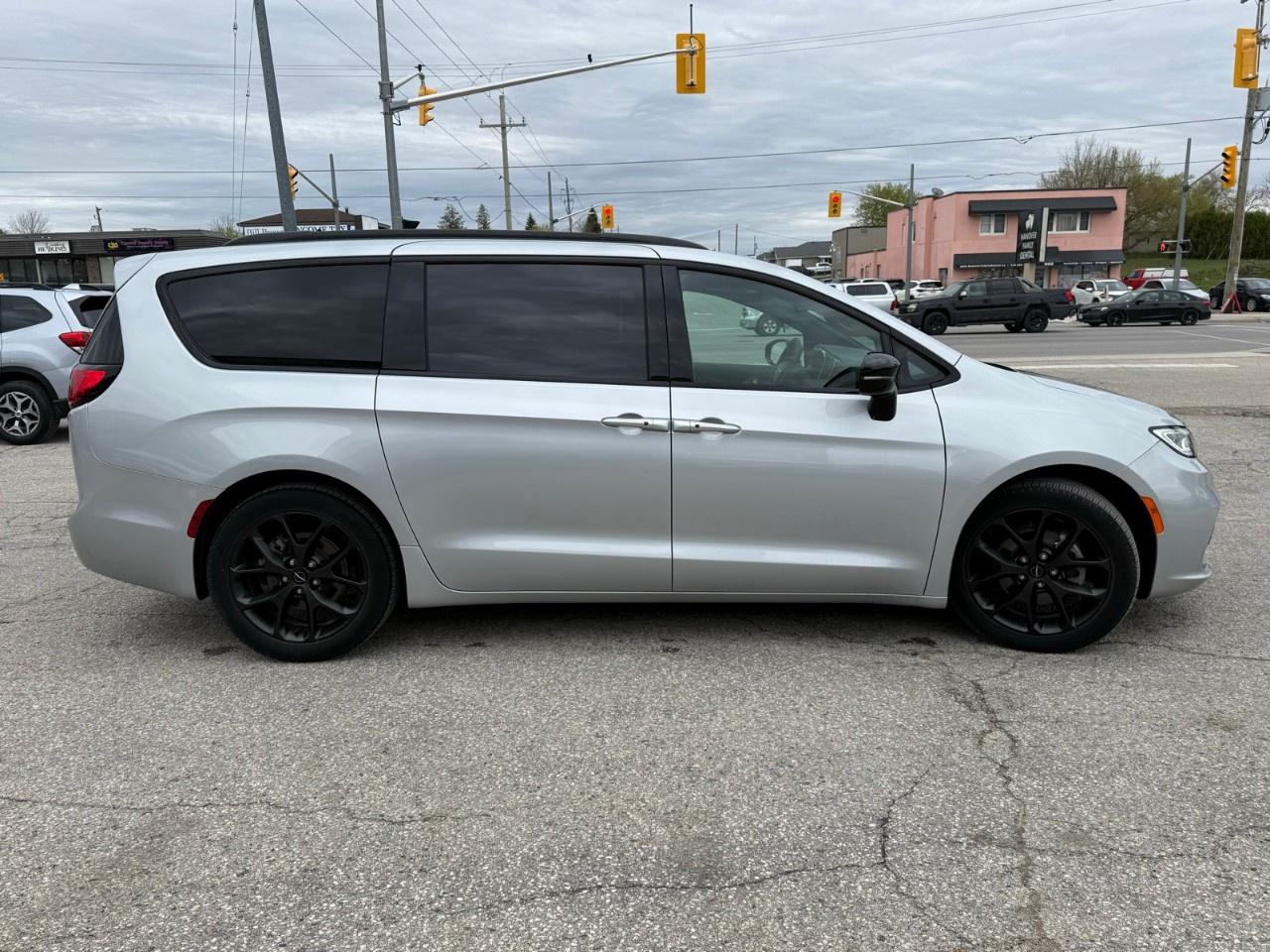 2024 Chrysler Pacifica Limited FWD Photo