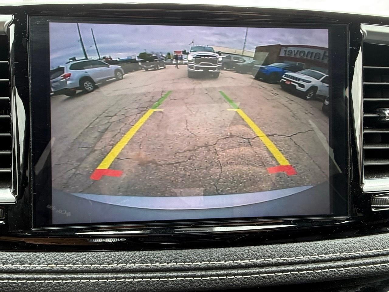 2024 Chrysler Pacifica Limited FWD Photo