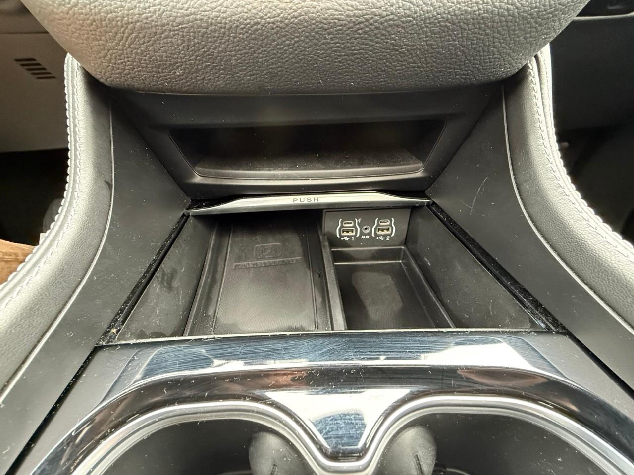 2024 Chrysler Pacifica Limited FWD Photo