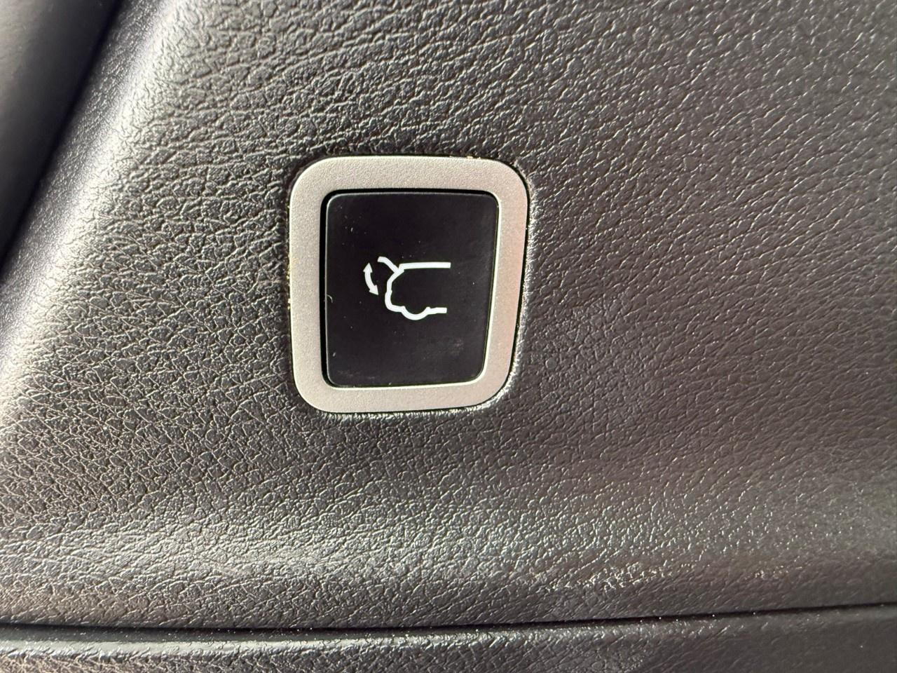 2024 Chrysler Pacifica Limited FWD Photo