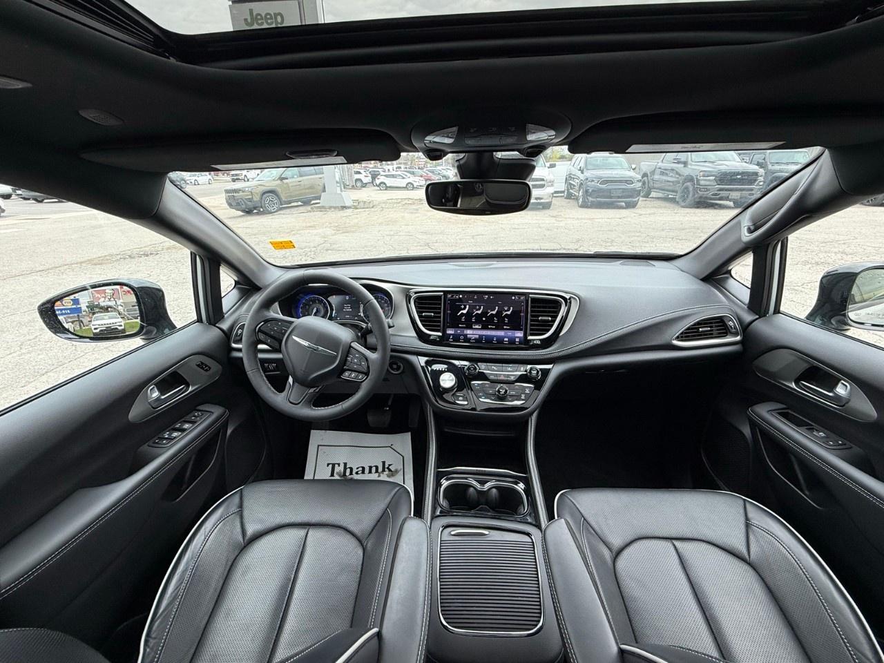 2024 Chrysler Pacifica Limited FWD Photo