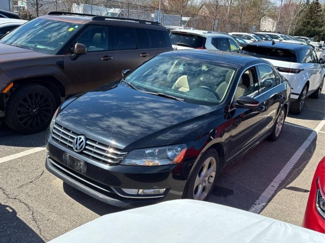 2014 Volkswagen Passat 4DR SDN 3.6L DSG HIGHLINE Photo