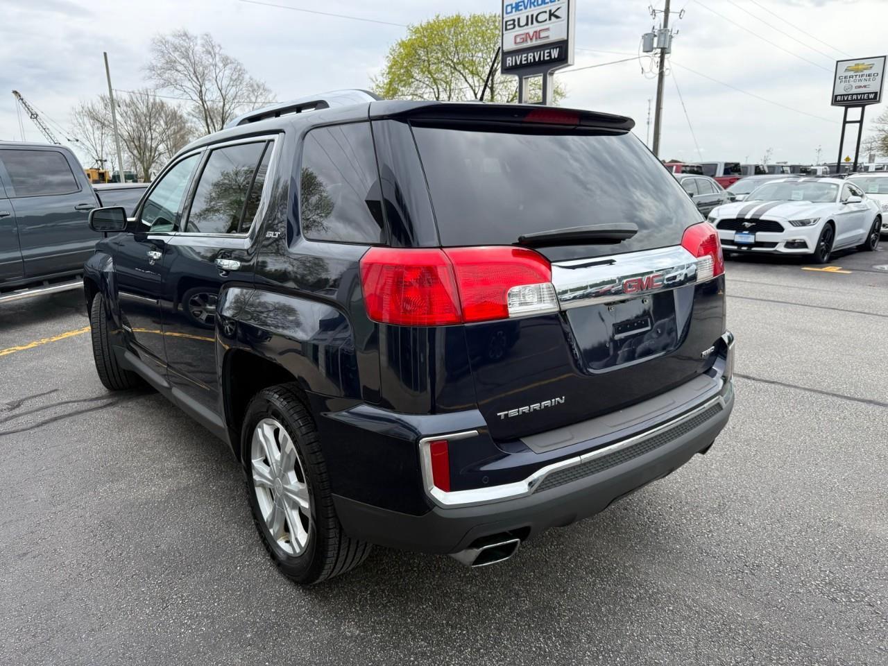 2017 GMC Terrain SLT All-wheel Drive Photo4