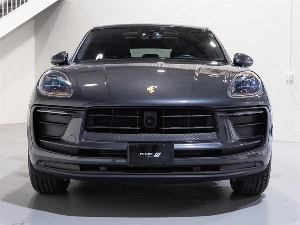 2024 Porsche Macan AWD Photo