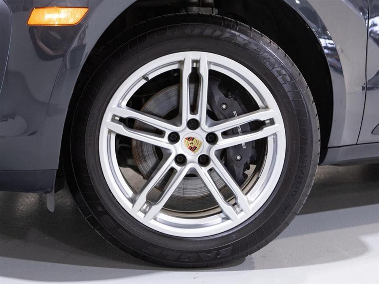2024 Porsche Macan AWD Photo