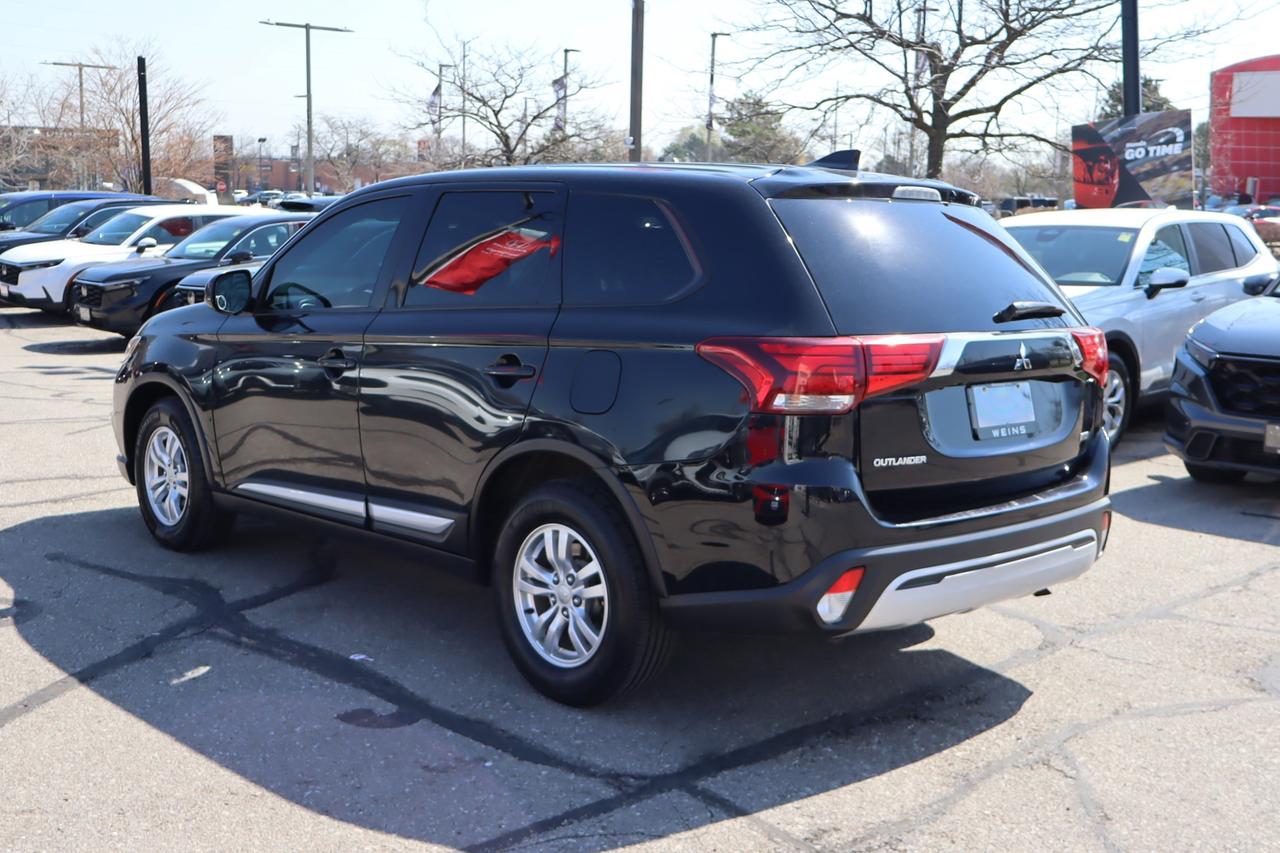 2020 Mitsubishi Outlander ES 4dr S-AWC Photo2