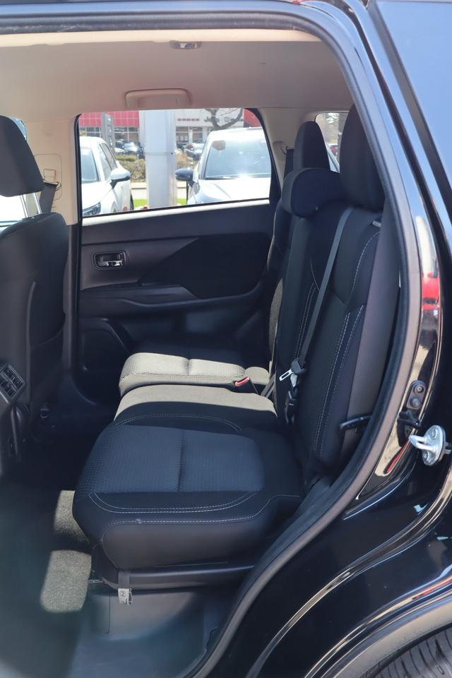 2020 Mitsubishi Outlander ES 4dr S-AWC Photo