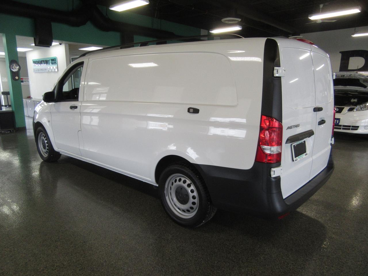 2023 Mercedes-Benz Metris Cargo Van 135 WB CARGO VAN EXT Photo2
