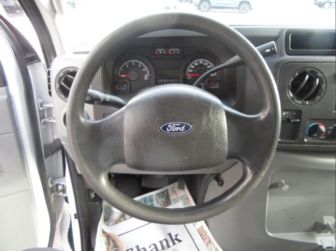 2019 Ford Super Duty E-450 DRW 18FT HIGH & WIDE BOX POWER LIFTGATE & RAMP Photo