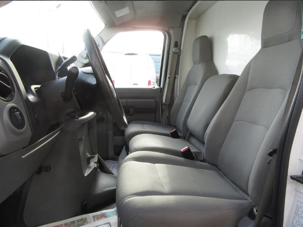 2019 Ford E-450 18FT HIGH & WIDE BOX POWER LIFTGATE & RAMP Photo