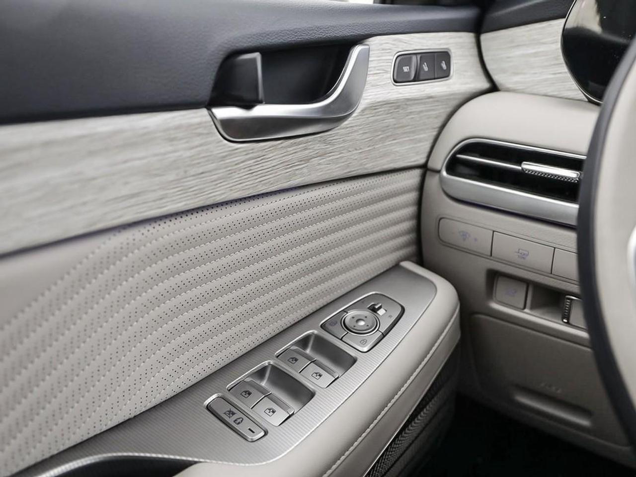 2025 Hyundai PALISADE Ultimate Calligraphy 4dr All-Wheel Drive Photo