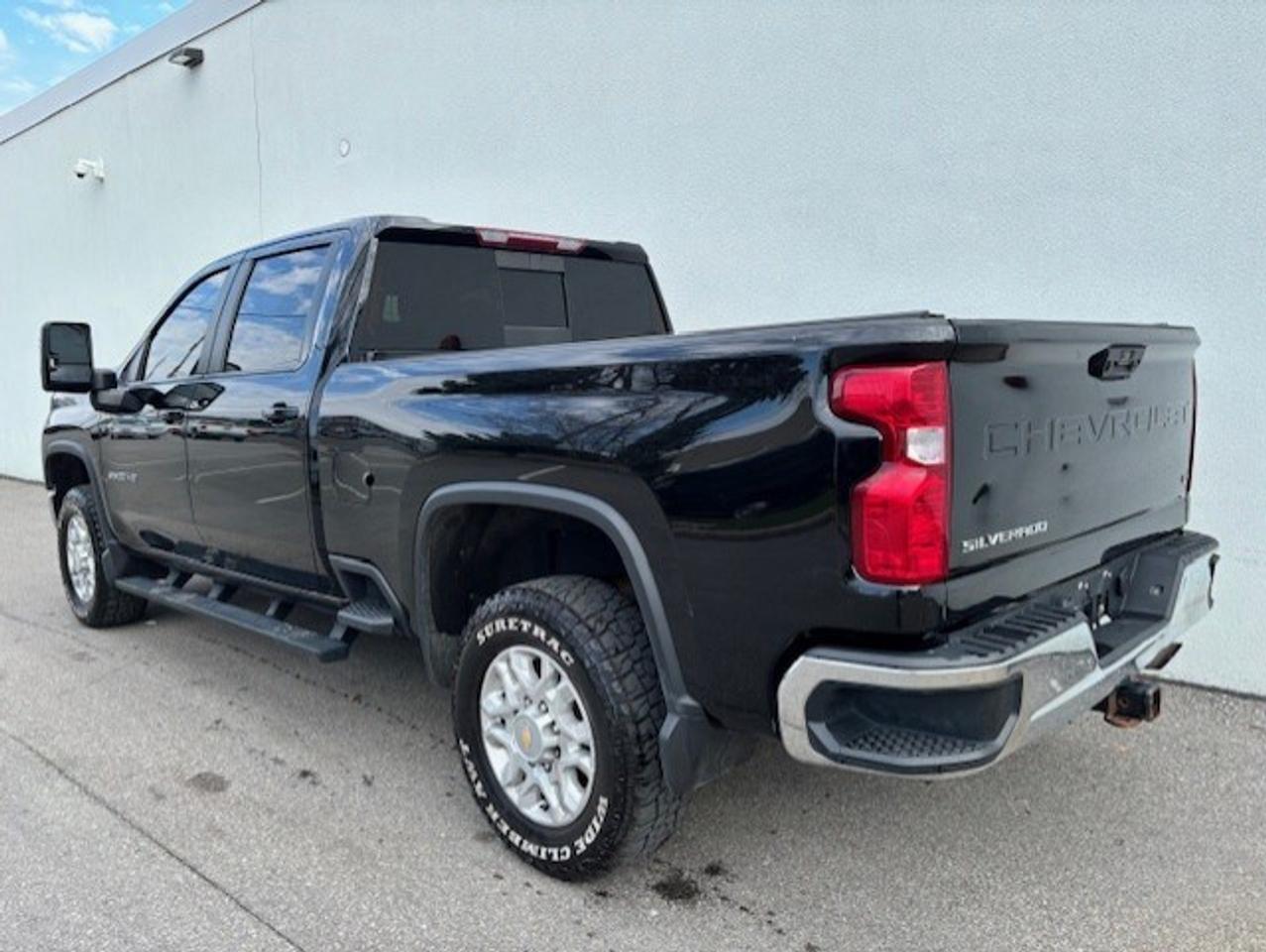2022 Chevrolet SILVERADO 2500HD LT 4WD Z71 CREW CAB-SHORT BOX-LEATHER-CAM-TONNEAU Photo2
