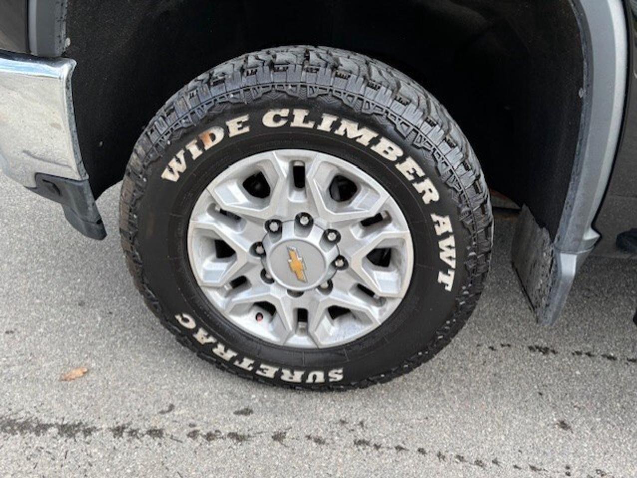 2022 Chevrolet SILVERADO 2500HD LT 4WD Z71 CREW CAB-SHORT BOX-LEATHER-CAM-TONNEAU Photo