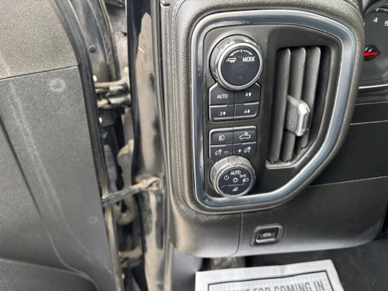 2022 Chevrolet SILVERADO 2500HD LT 4WD Z71 CREW CAB-SHORT BOX-LEATHER-CAM-TONNEAU Photo
