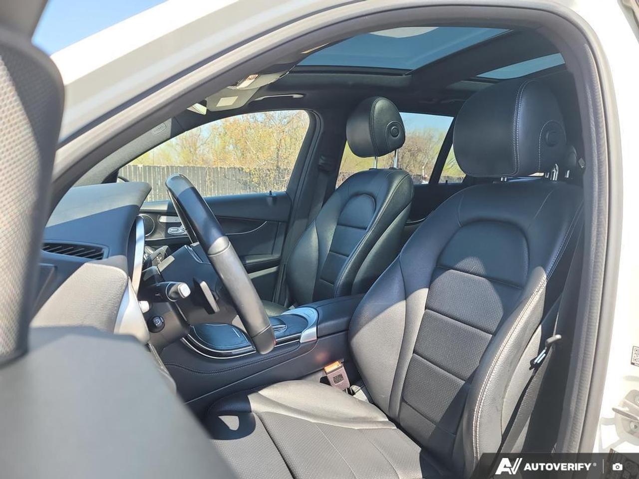 2021 Mercedes-Benz GLC300 LEATHER   LANE ASSIST   SMART DEVICE INTEGRATION Photo