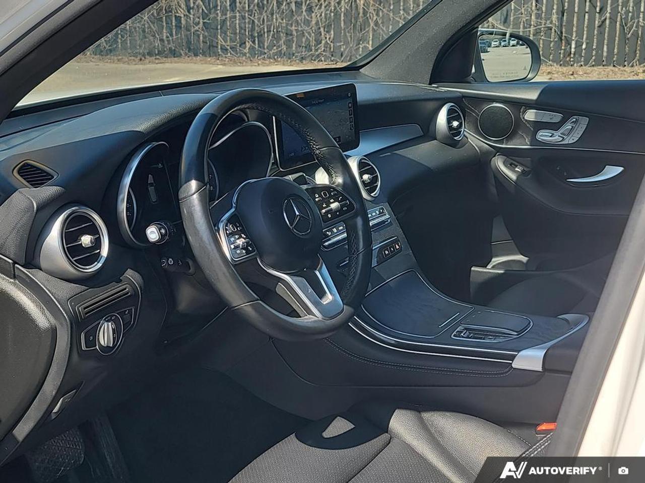 2021 Mercedes-Benz GLC300 LEATHER   LANE ASSIST   SMART DEVICE INTEGRATION Photo