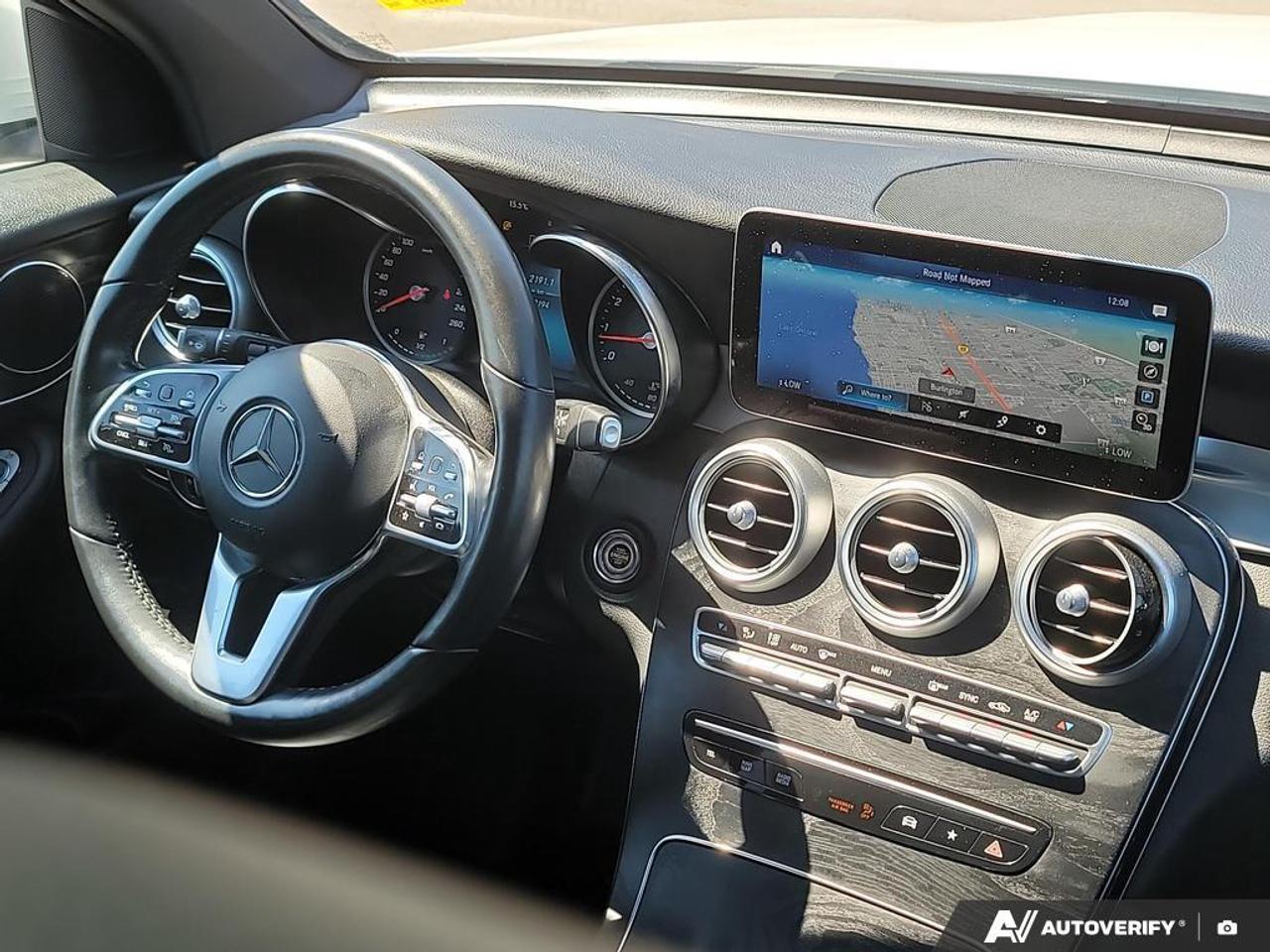 2021 Mercedes-Benz GLC300 LEATHER   LANE ASSIST   SMART DEVICE INTEGRATION Photo