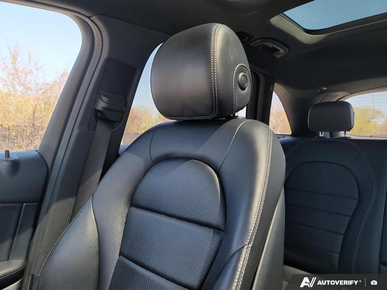 2021 Mercedes-Benz GLC300 LEATHER   LANE ASSIST   SMART DEVICE INTEGRATION Photo