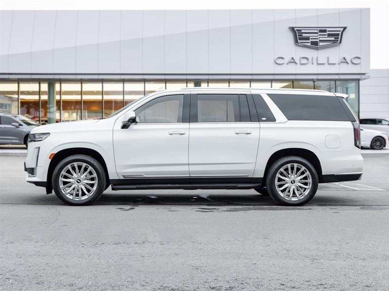 2022 Cadillac Escalade ESV Premium Luxury 4X4 Photo2