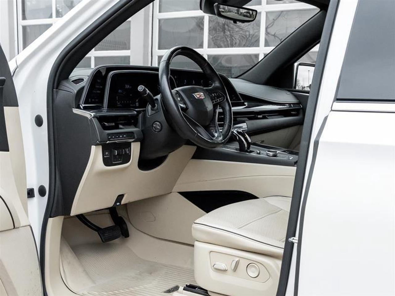 2022 Cadillac Escalade ESV Premium Luxury 4X4 Photo